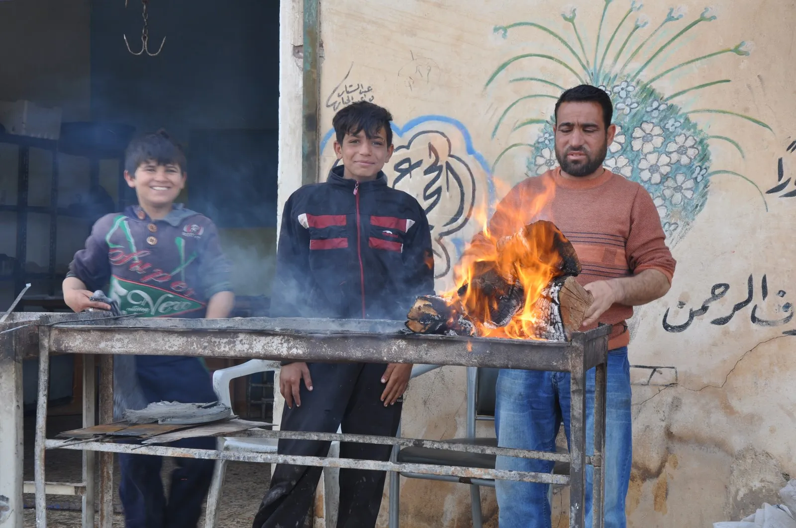 ANHA  ترصد حركة وآراء الأهالي في تل رفعت