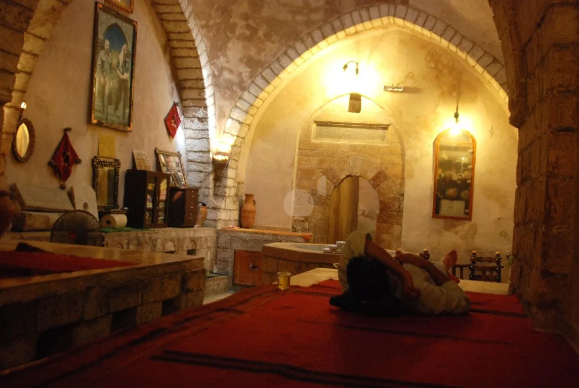 "حمام السمرة" .. رحلة في تاريخ فلسطين