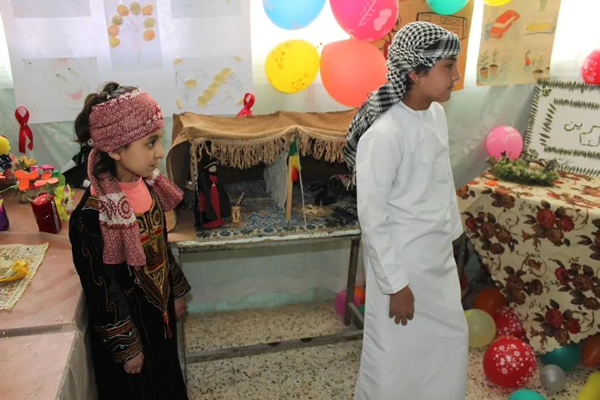 أطفال الطبقة يتضامنون مع نظرائهم في عفرين بلغة الرسم