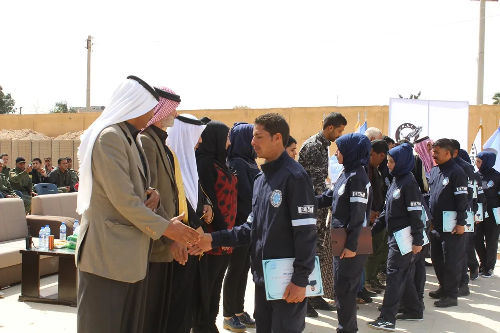 قوى الأمن الداخلي في الطبقة تخرج أول فريق للطوارئ والإسعاف