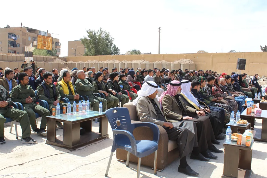 قوى الأمن الداخلي في الطبقة تخرج أول فريق للطوارئ والإسعاف