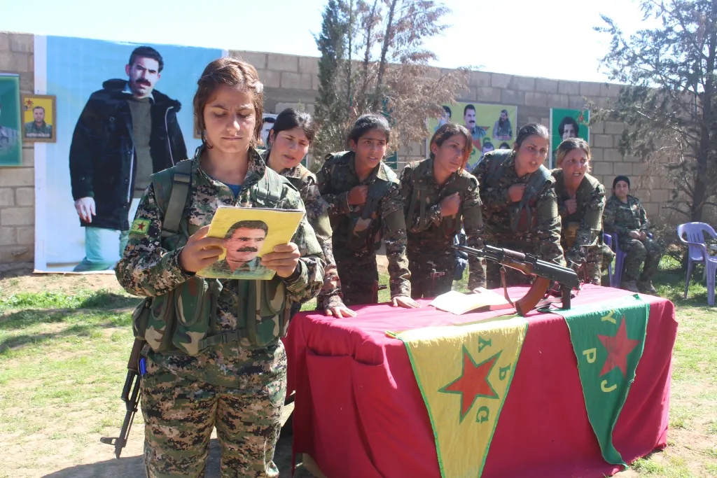 42 شابة يلتحقن بصفوف الـ YPJ