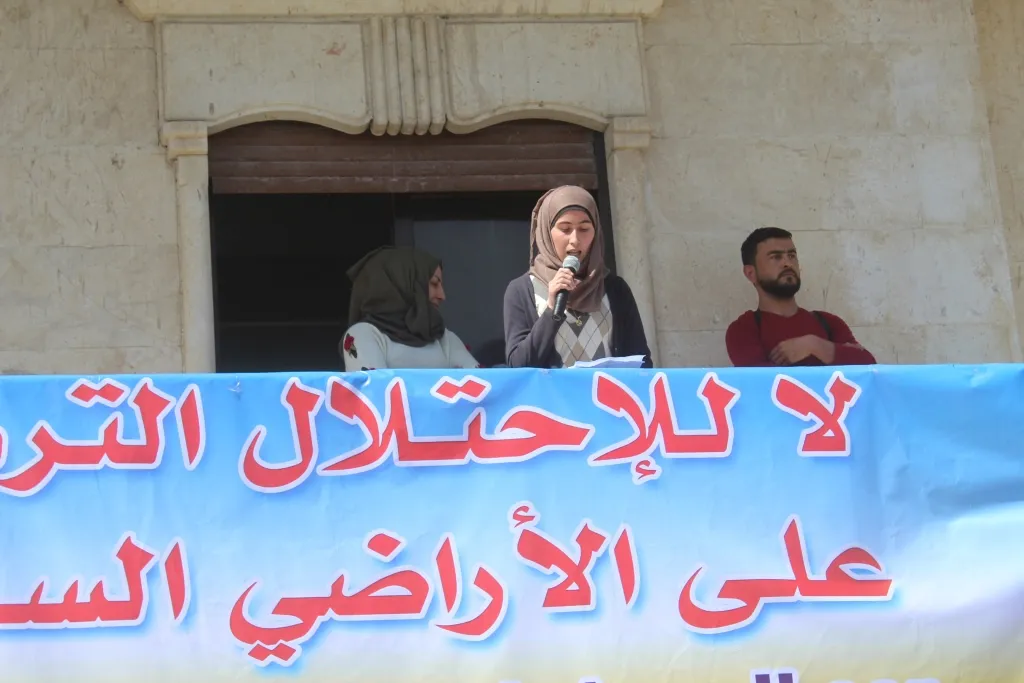 أهالي منبج يؤكدون رفضهم للاحتلال التركي في الأراضي السورية