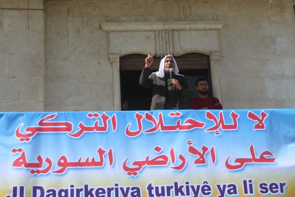 أهالي منبج يؤكدون رفضهم للاحتلال التركي في الأراضي السورية