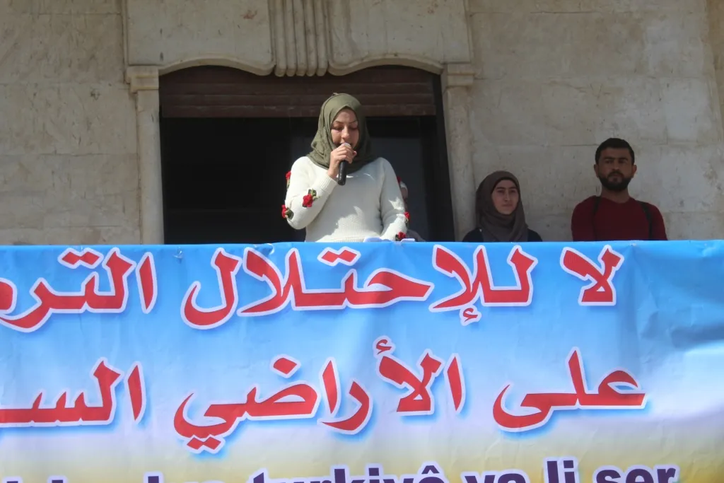أهالي منبج يؤكدون رفضهم للاحتلال التركي في الأراضي السورية