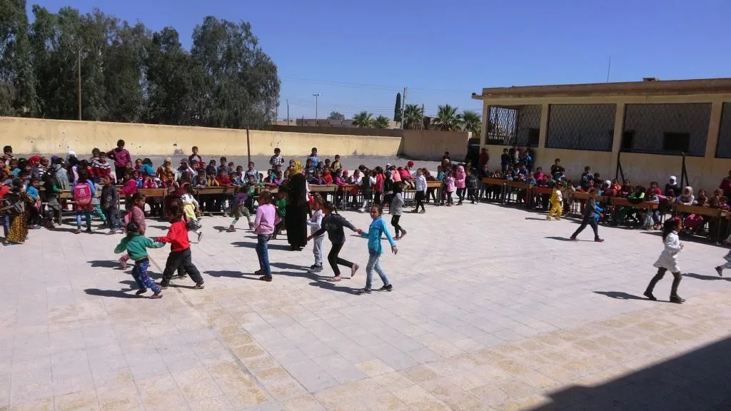 مدرسة الكرامة الجنوبية تكرم الطلاب المتفوقين