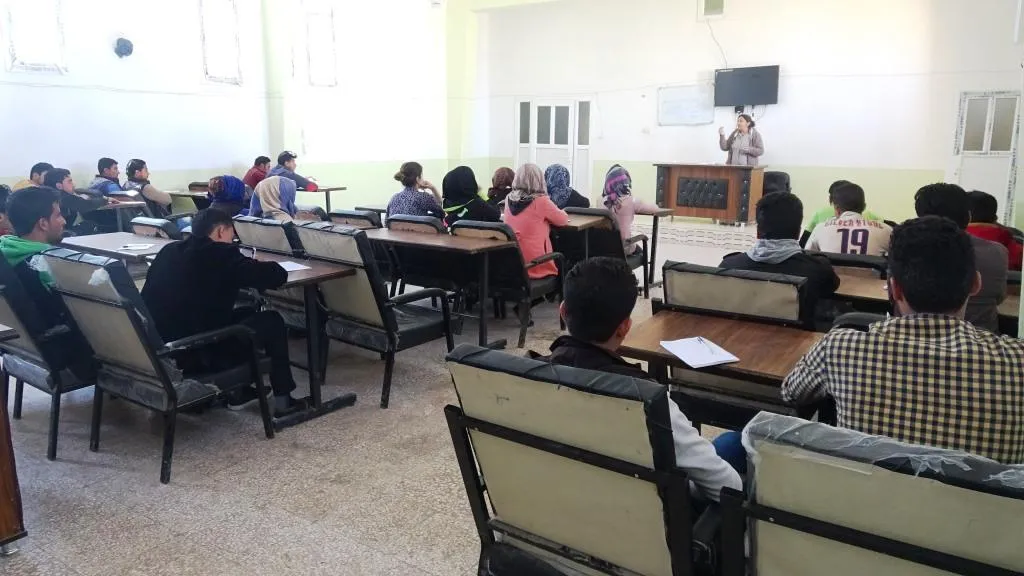 افتتاح دورة جديدة في معهد الشباب العلمي للتأهيل والتدريب في الرقة