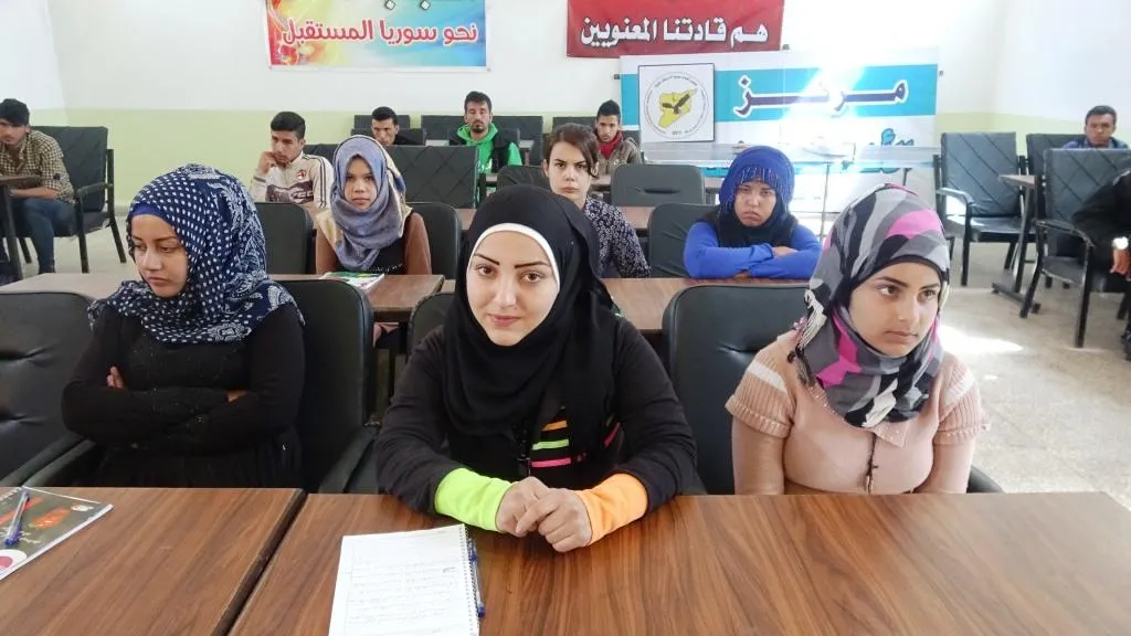 افتتاح دورة جديدة في معهد الشباب العلمي للتأهيل والتدريب في الرقة