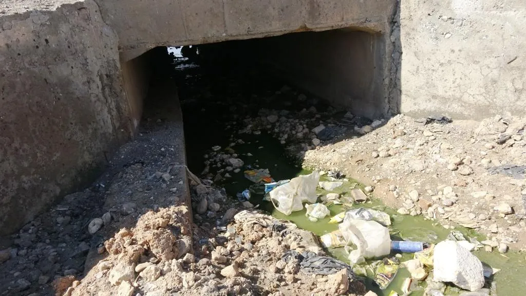 مستنقع لمياه الصرف الصحي.. والأهالي يطالبون بحل لإزالته