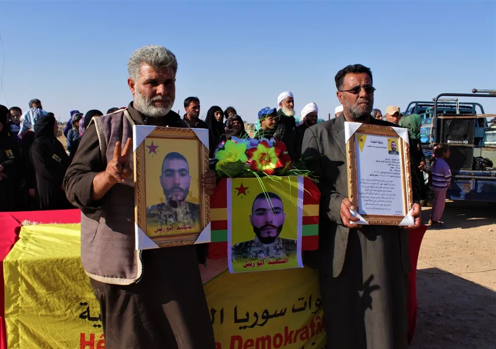 بماذا عاهد والد الشهيد أحمد "القائد العظيم"؟