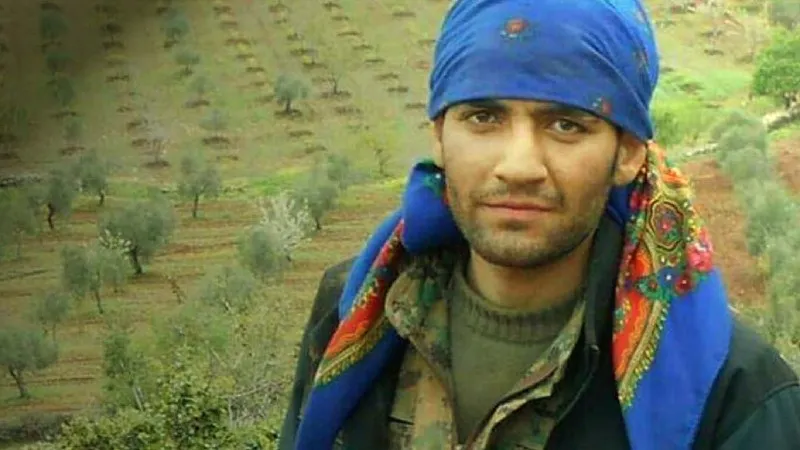 والدة الشهيد إيلان دارا تروي مقتطفات من حياته في أربعينيته