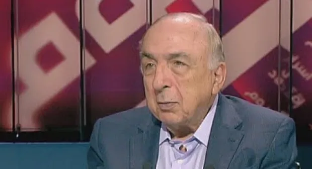 كاتب: من يتحدث عن الحل السياسي في سوريا هم الأكثر استخداماً للوسائل العسكرية