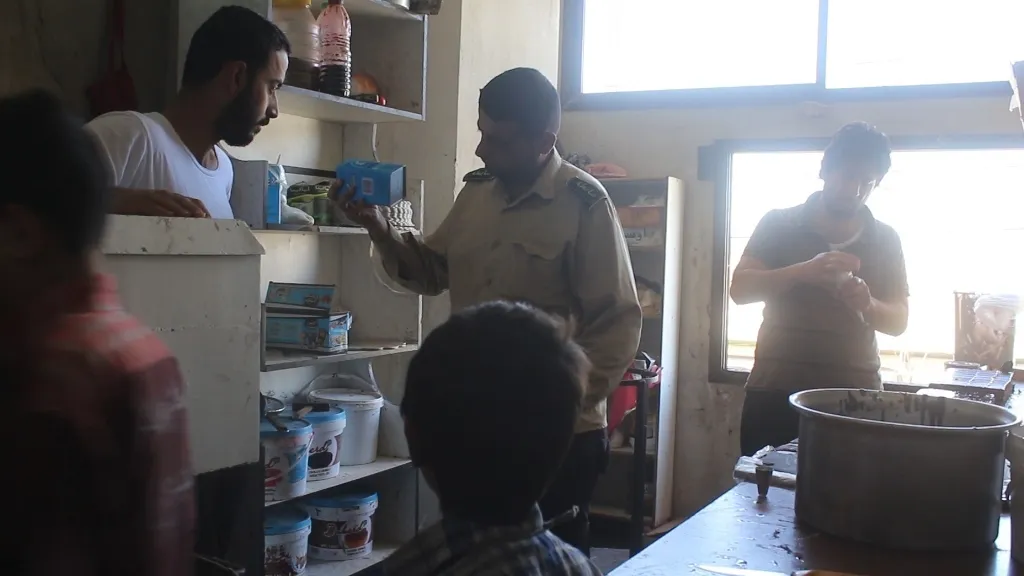 بلدية الشعب في الطبقة تواصل تنظيم الأسواق