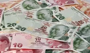 الاقتصاد التركي ينزلق ويقترب إلى حافة أزمة كبيرة