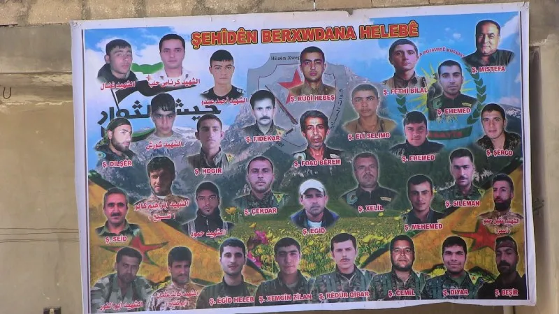 أهالي حلب يقدمون العزاء لذوي الشهيد عزت عفرين