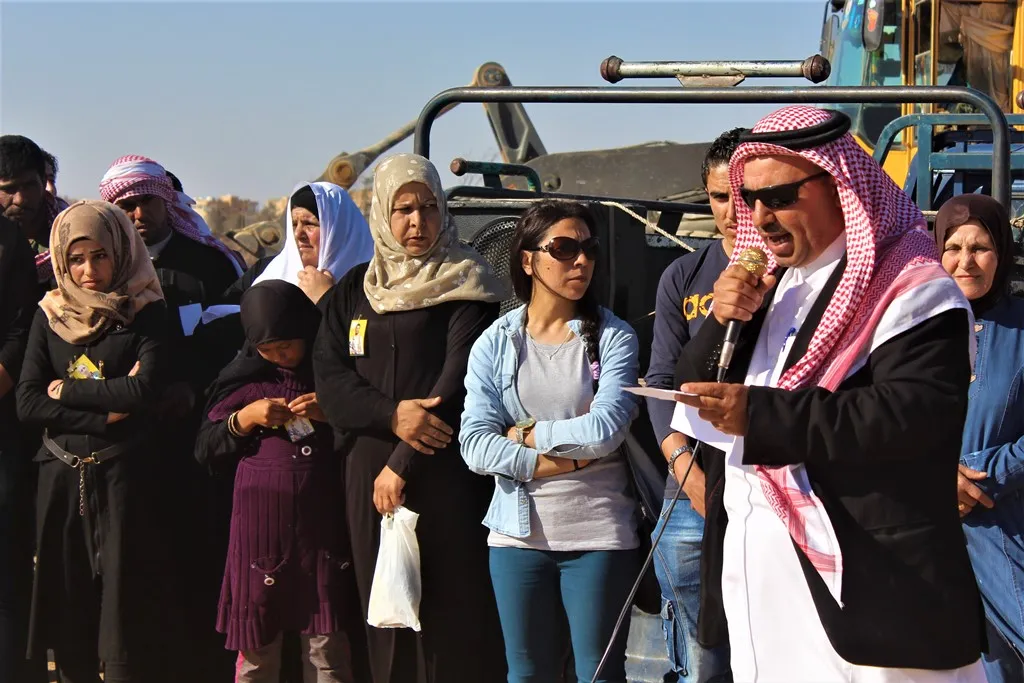تشييع مقاتلين استشهدا خلال معارك مع داعش في آخر جيب لها قرب الحدود العراقية