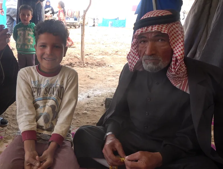 العائلة الصمّاء ومعضلة الحصول على عمل!