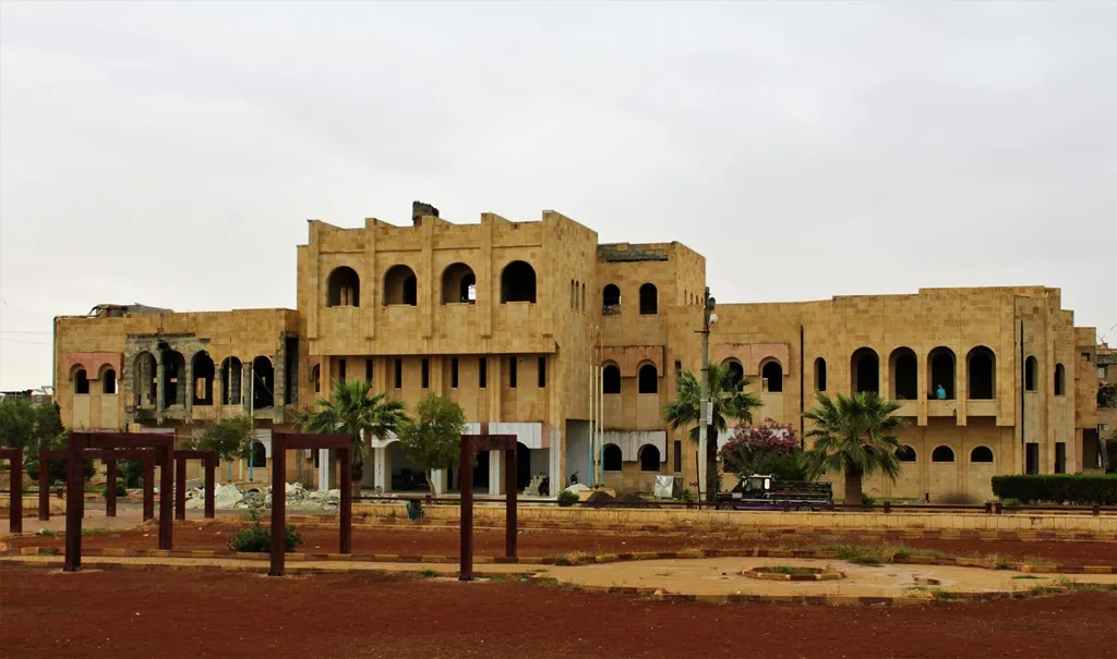 استمرار ترميم أكبر صرح ثقافي في الطبقة