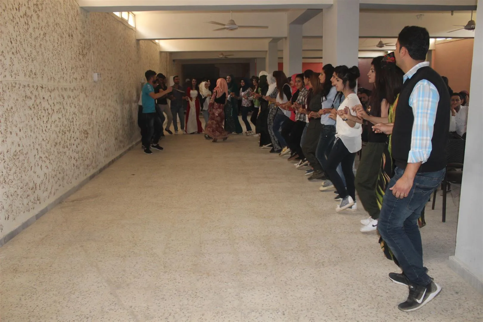 فعالية ثقافية لتشجيع الطلبة على ممارسة هواياتهم الثقافية