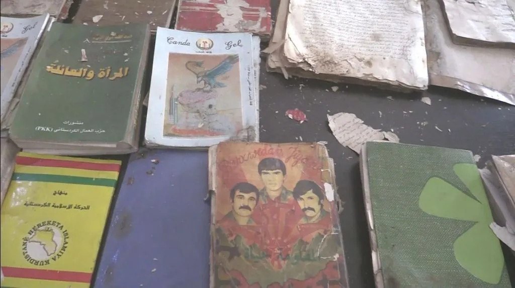 الرقة.. العثور على 41 كتاب فكري وثقافي دفنوا خوفاً من سلطات البعث