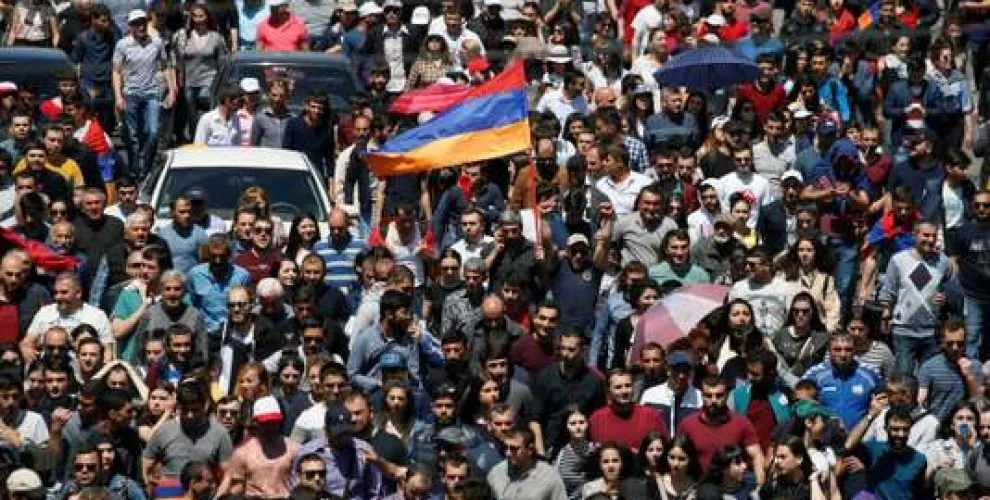 أرمينيا .. الآلاف في الشوارع تزامناً مع انتخاب رئيس وزراء جديد