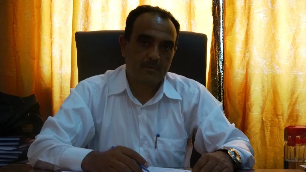 نازحو مخيم عين عيسى يتنفسون الصعداء بعد إيجاد حل إسعافي لمشكلة المستنقع