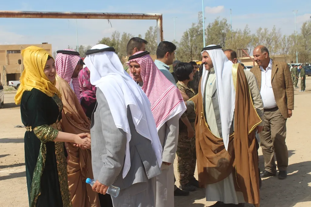 الطبقة تبدأ احتفالات التحرير بشعار "كما حررنا الطبقة سنحرر عفرين الغالية"