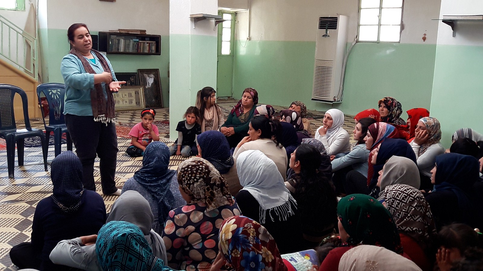 مؤتمر ستار يجتمع مع نساء قرية زيارة