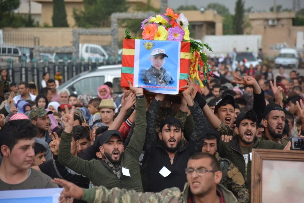 جثمان الشهيد حمودي كوباني وري الثرى في مزار الشهيدة دجلة