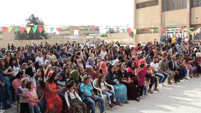 احتفالية وتوزيع شهادات في تربه سبيه بمناسبة يوم اللغة الكردية