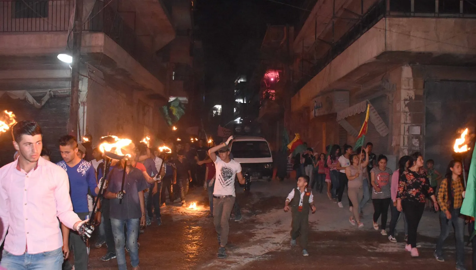 مسيرة بالمشاعل في حلب ضمن فعاليات 26 أيار المناهضة للغزو التركي