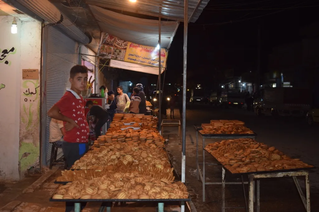 بحلول عيد الفطر... تدابير أمنية مكثفة ونشاط غير مسبوق تشهده أسواق إقليم الفرات