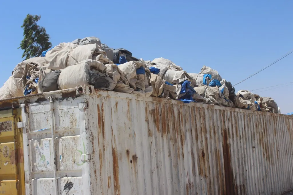إدارة مخيم عين عيسى تستجيب لمطالب النازحين وتبدأ بنصب خيم جديدة
