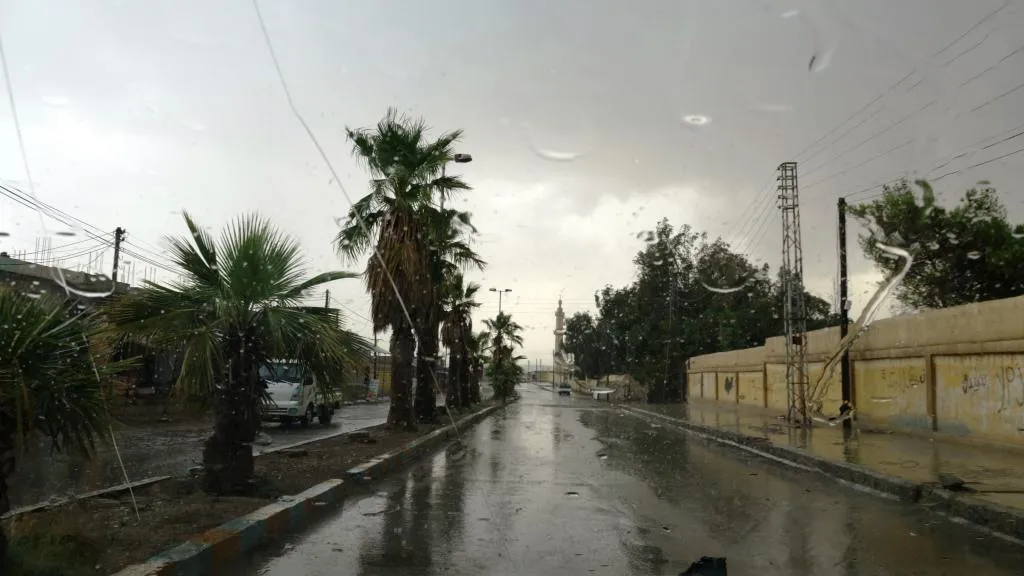 منطقة الكرامة تشهد أمطاراً غزيرة في غير وقتها