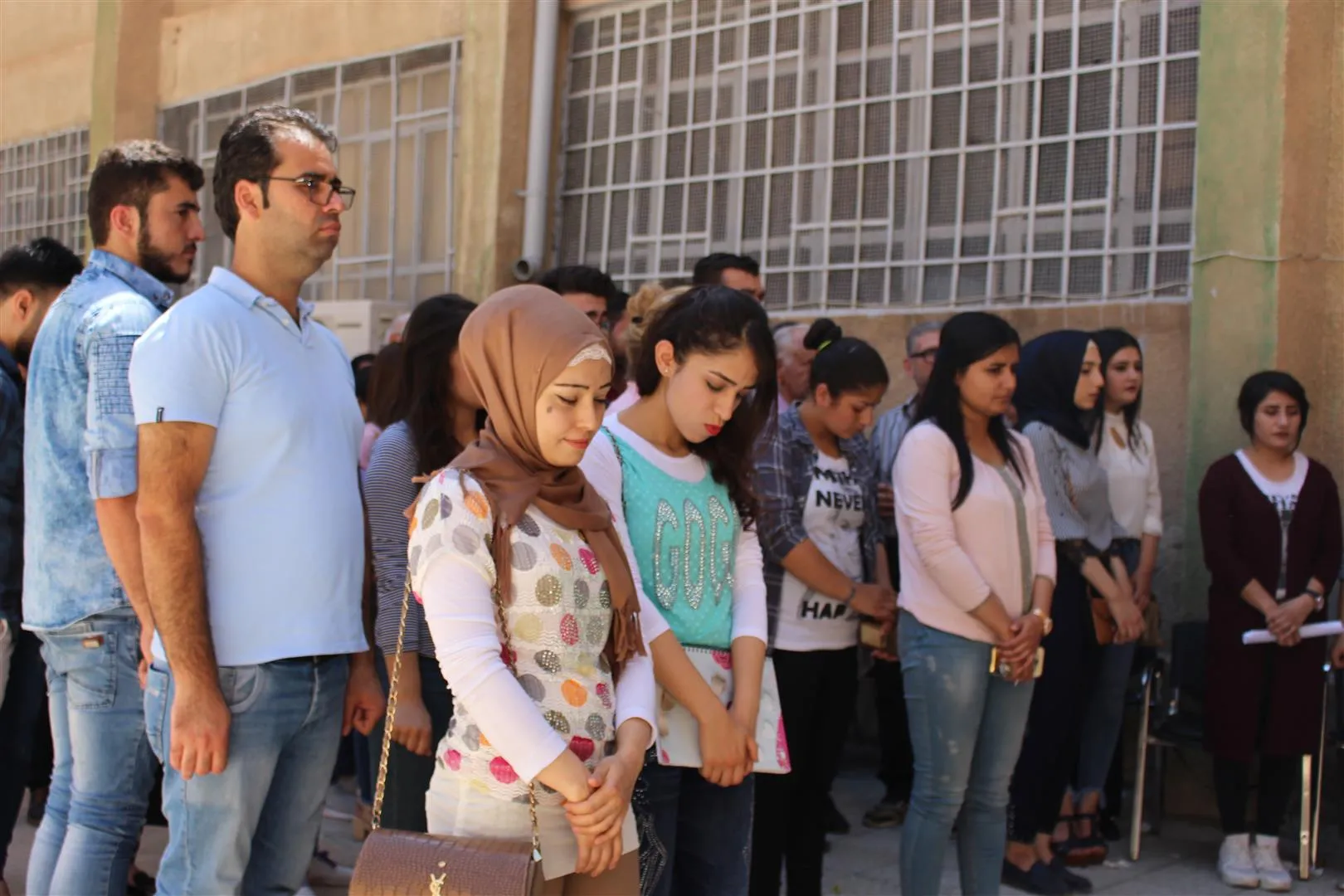 تكريم 67 متفوقاً في جامعة روج آفا