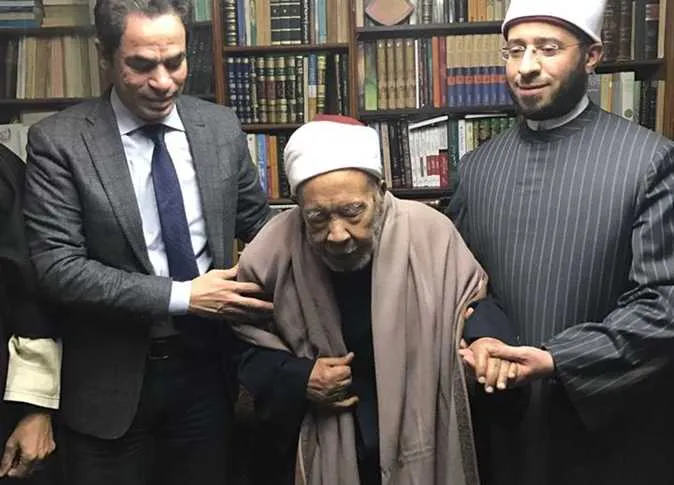 رحيل أكبر معمر في الأزهر الشيخ معوض عن عمر يناهز الـ 106 عام