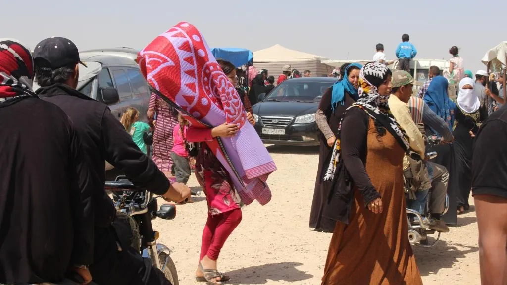 أهالي تل حميس يستعدون لاستقبال العيد