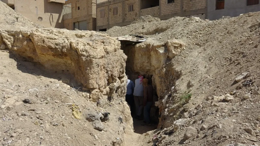 بلدية عين عيسى تبدأ بإعادة تأهيل النبع الأثري