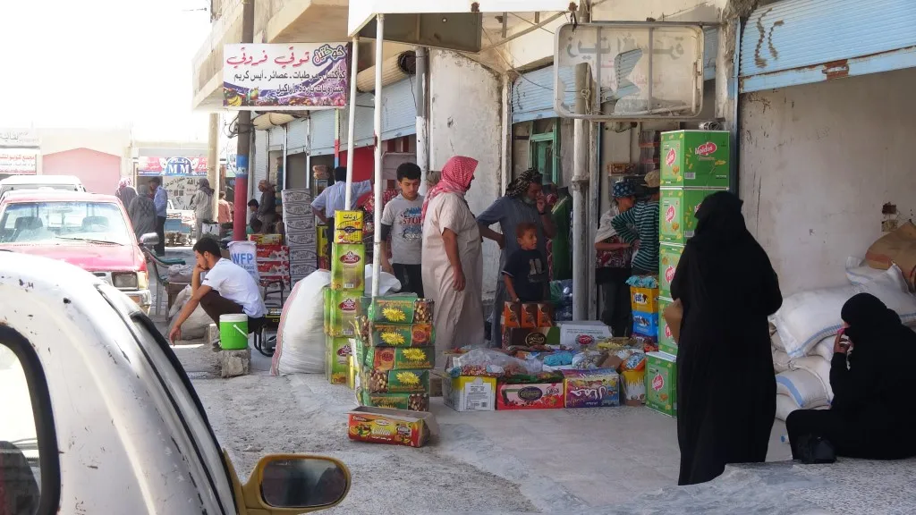 تعميم من لجنة الداخلية في منبج وتشديد الرقابة في اسواق عين عيسى بحلول العيد