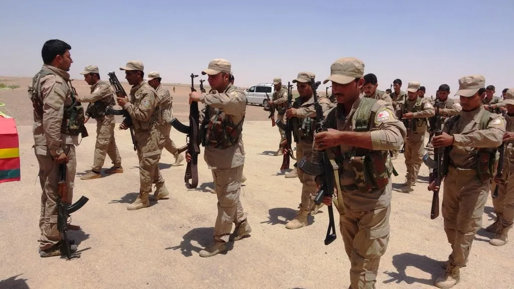 أهالي ديرالزور يودعون الشهيد مجد إلى مثواه الأخير