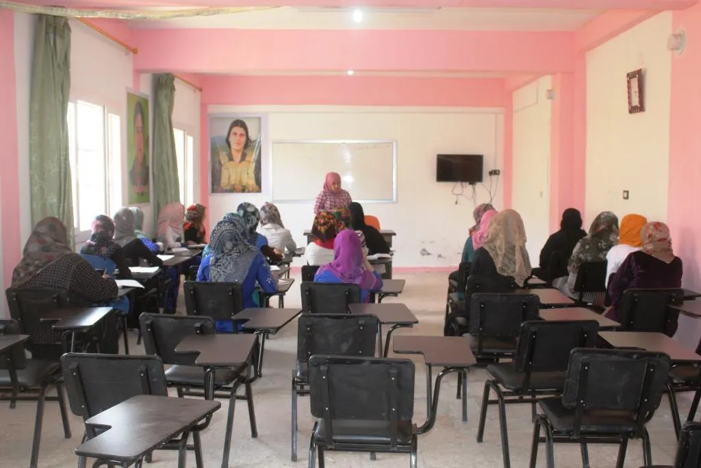 أكاديمية المرأة السورية تفتتح دورتها الرابعة