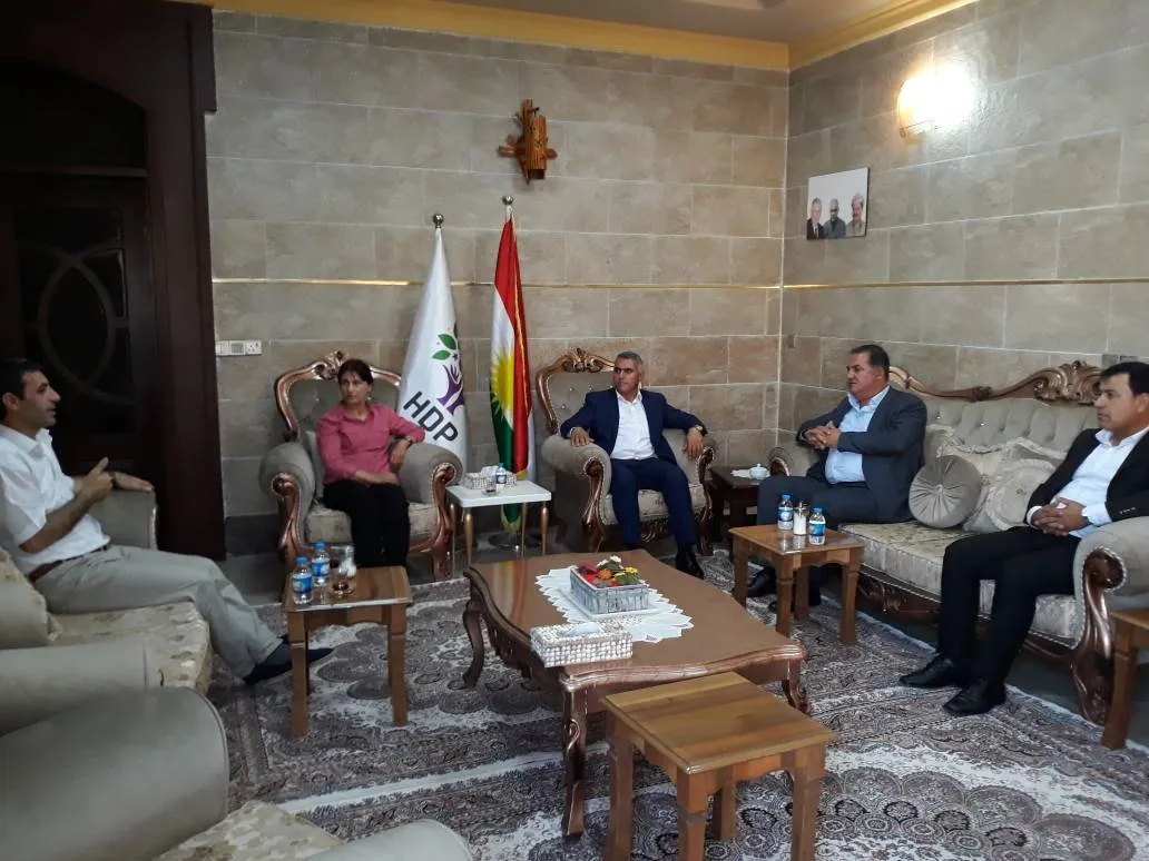 وفد روج آفا يجتمع مع ممثلي HDP في باشور