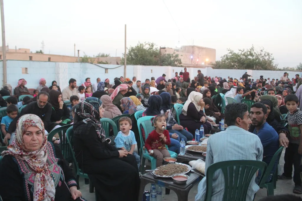 مجلس منبج العسكري يقيم مائدة إفطار لذوي الشهداء