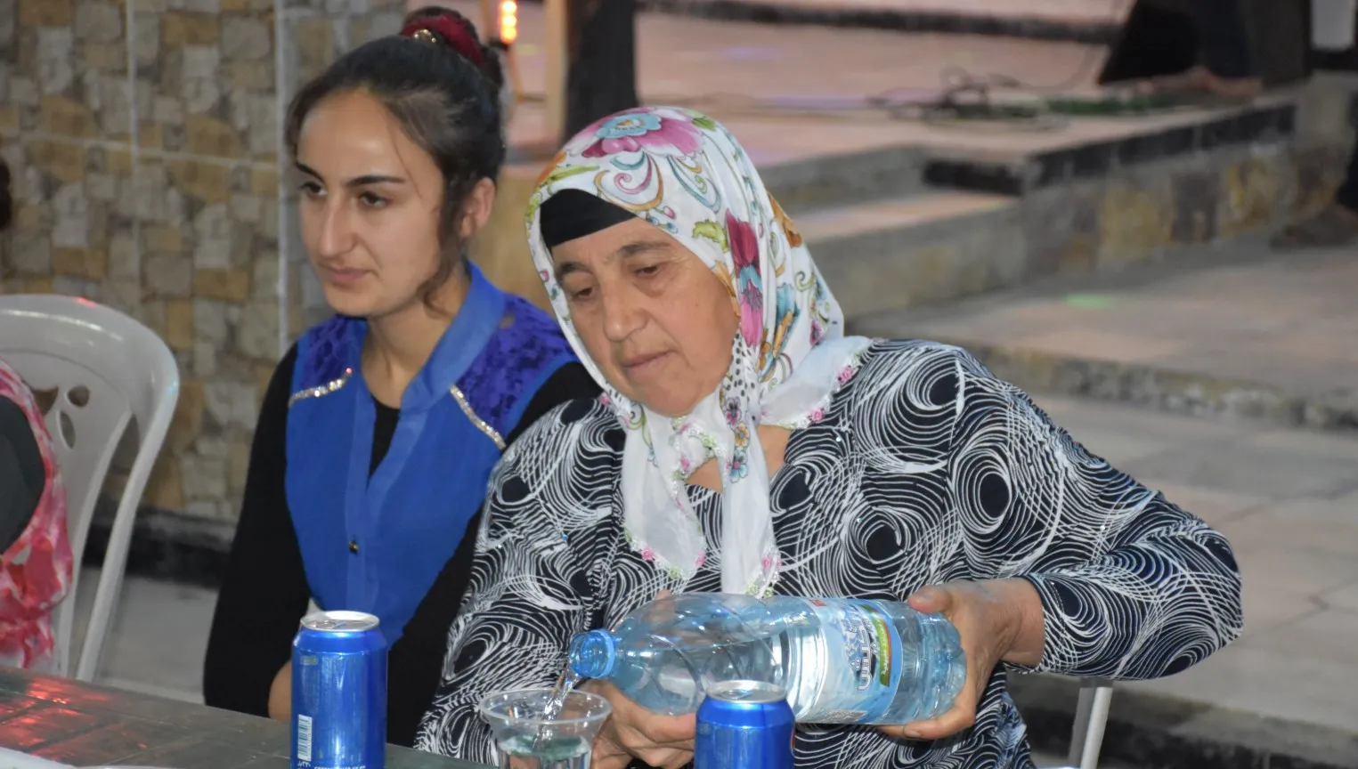 عوائل الشهداء في حلب يجتمعون على مأدبة إفطار