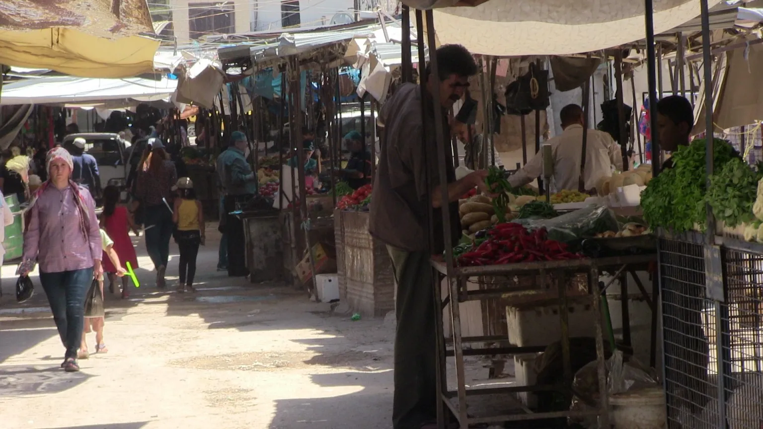 حرفيو وصناعيو حلب يستأنفون أعمالهم من جديد والبلدية تساعد