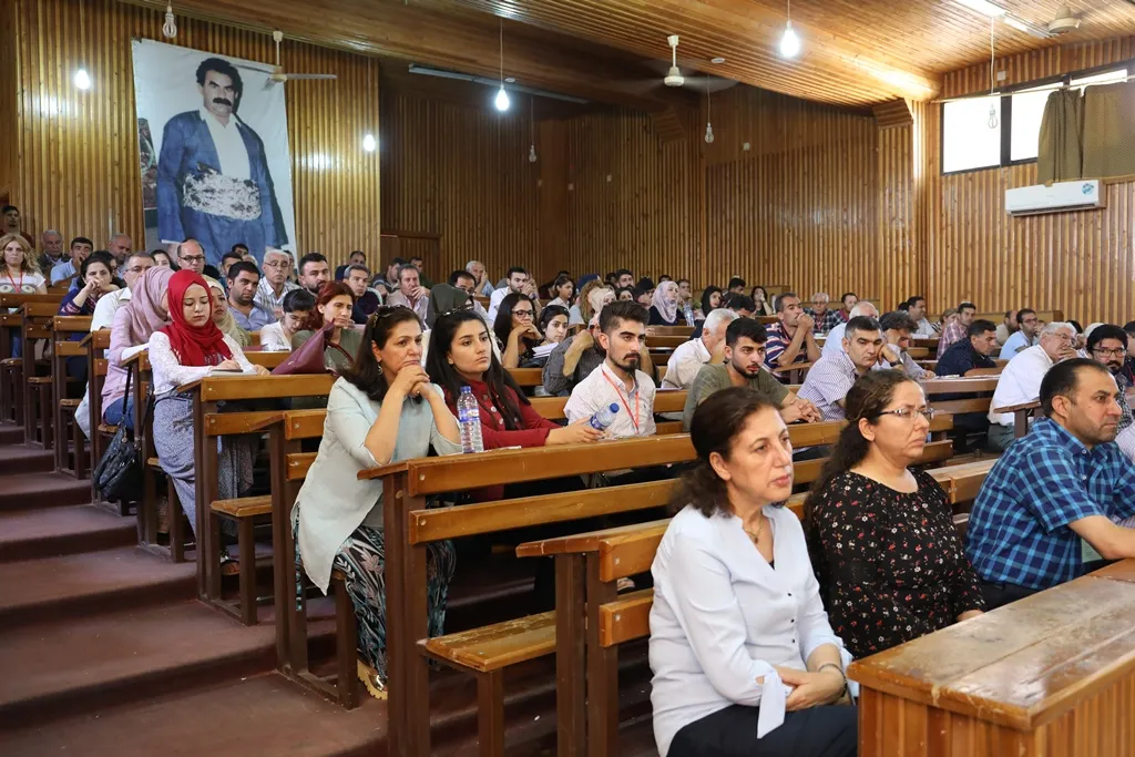 انطلاق فعاليات منتدى جامعات روج افا في يومه الثاني