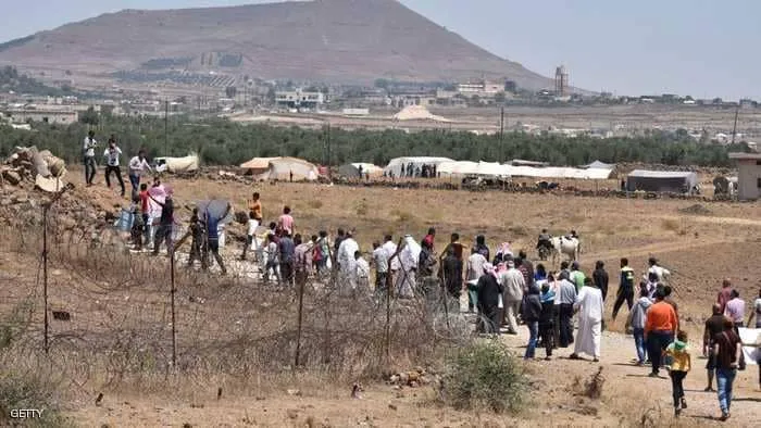 الآلاف ينزحون من الجنوب إلى حدود الجولان بعد تقدم لقوات النظام