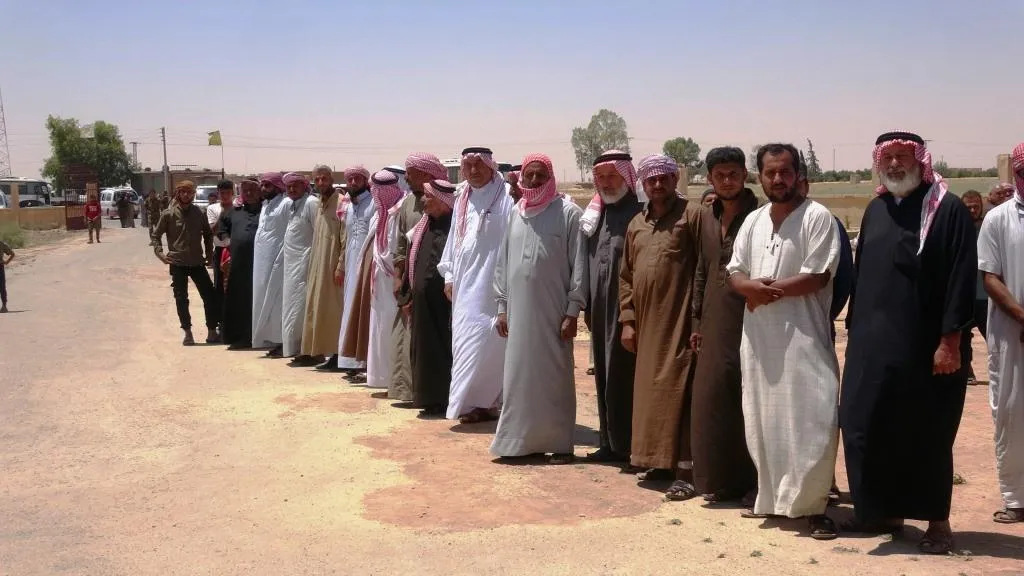 جثمان الشهيد صفوك يوارى الثرى في مزار الشهيد خضر الحمادة