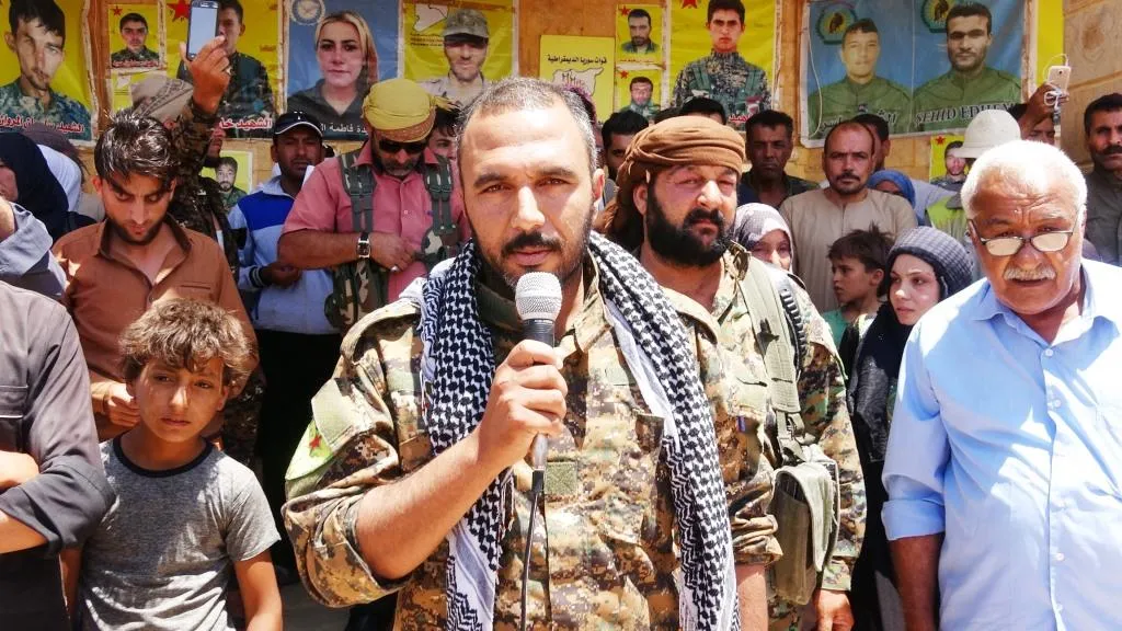 جثمان الشهيد صفوك يوارى الثرى في مزار الشهيد خضر الحمادة