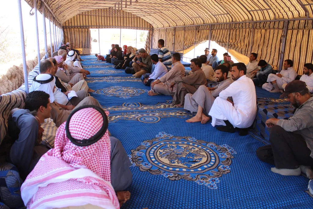 لجنة التواصل تستلم المشاريع بمنطقة الطبقة لبدء العمل عليها